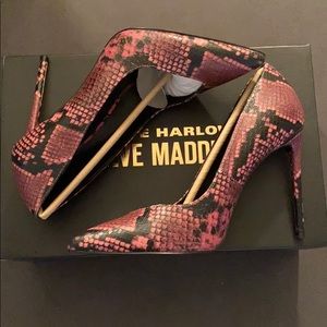 Winnie Harlow SM heels